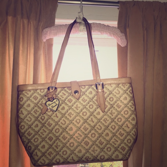 Dooney & Bourke purse - Picture 1 of 8